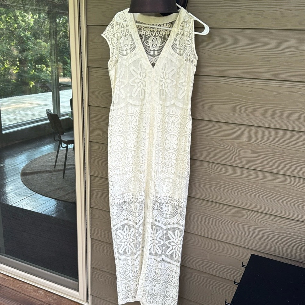 Lace short sleeve white dress!